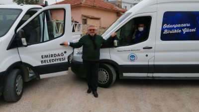 GÖNÜL KÖPRÜSÜ olmaya devam ediyoruz. Odunpazarı  ve Emirdağ Belediyesini birleştirerek bizlere destek veren Sayın KAZIM KURT, SERKAN KOYUNCU ve Emirdağ Kaymakamı OSMAN EREN BİLİCİ, Emirdağ Kadın Kültür Evi Emirdağ Kadın Kooperatifi ile birlikte Ramazan yardımlarımız tüm hızıyla devam ediyor.