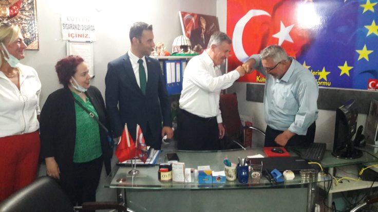 Gelecek Partisi Kurucularından Genel Bşk. Yrd. Sayın Prf. Dr. SELÇUK ÖZDAĞ ve Eskişehir İl Bşk. MUSTAFA BAŞAK ekibiyle Platform ofisimizi ziyaret ettiler…