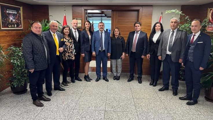 Ekibimizle birlikte Ankara ziyaretimizde KOM Daire Bşk. MAHMUT ÇORUMLU ile Başkanımız SEBAATTİN TETİK görüştü..