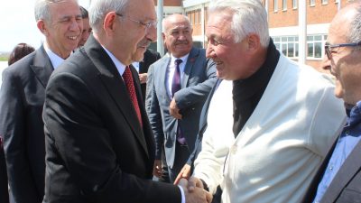 Eskişehir’e gelen CHP Genel Başkanı Sn. KEMAL KILIÇDAROĞLU’ nu Hasan Polatkan Havalimanında Platform olarak karşılamamız..