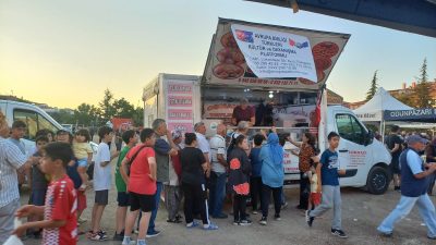 Hacı Bektaş Veli Kültür ve Sosyal Dayanışma Derneği tarafından düzenlenen aşure ve lokma gününde Avrupa Platformu Kadın Kolları ekibi olarak bizlerde katılarak lokma ikramımızı gerçekleştirdik…