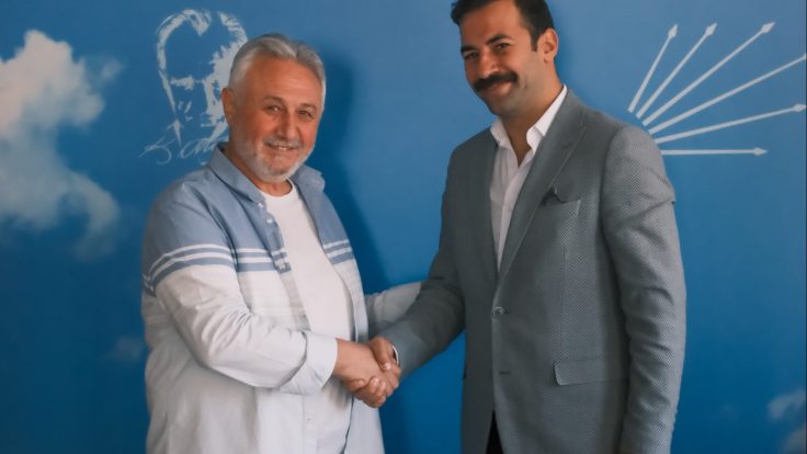 Eskişehir Chp il binasında Avrupa Platformu olarak Chp il ve ilçe başkanlarımıza ziyaretimiz. Sayın Av. TALAT YALAZ ‘a Chp İl Başkanlığı yeni görevinde başarılar diledik…